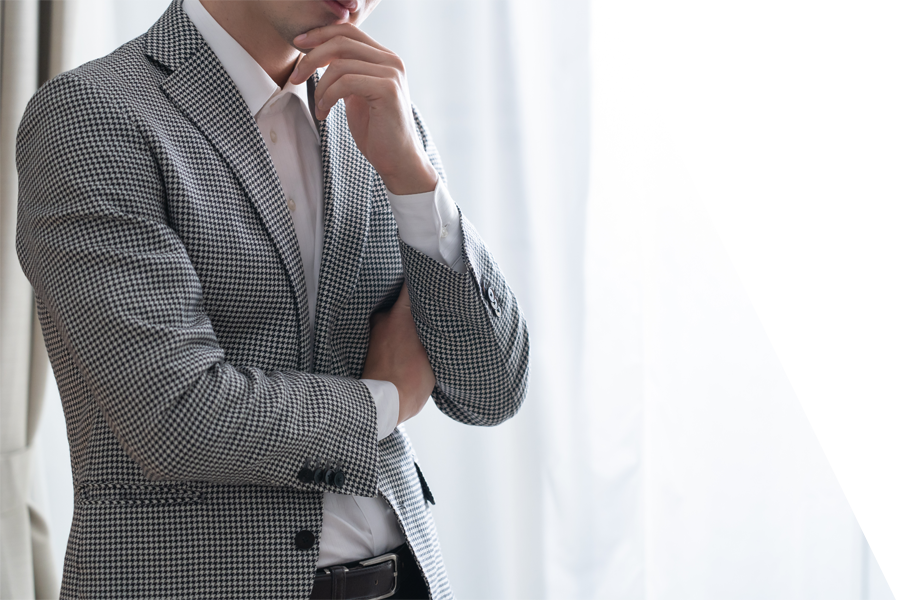 悩んでいる人の写真